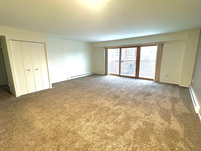 $189,900 | 141 North La Grange Road, Unit 504, La Grange, IL 60525