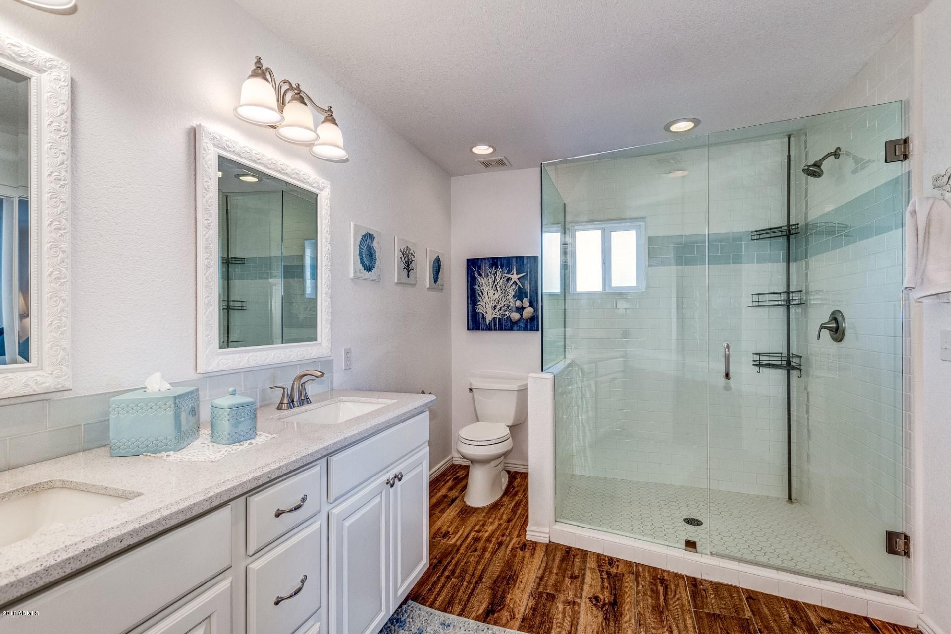 4529 East Hearn Road Phoenix, AZ 85032 - Photo 13 of 36 4529 E. Hearn 12