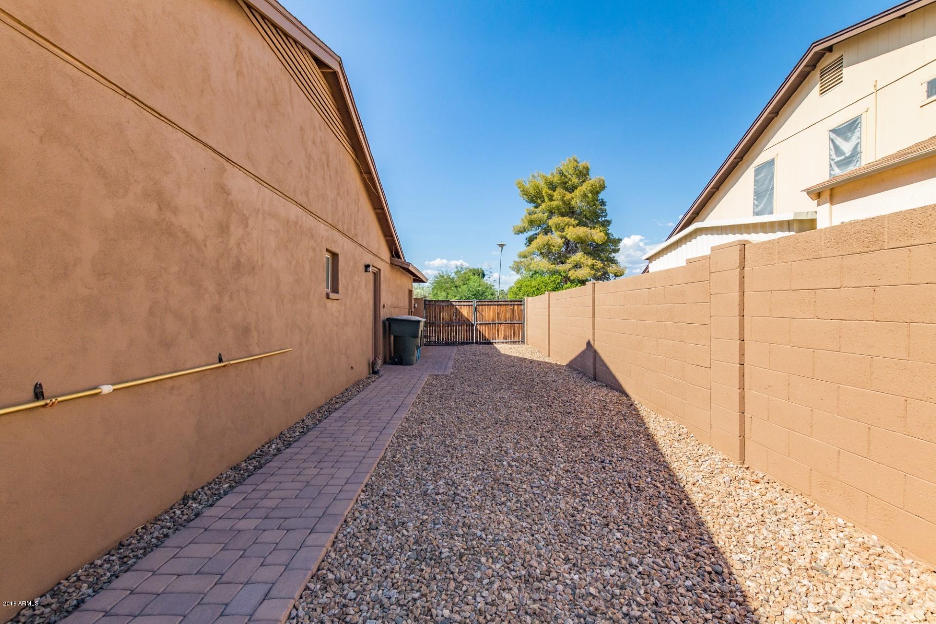 4529 East Hearn Road Phoenix, AZ 85032 - Photo 20 of 36 4529 E. Hearn 20