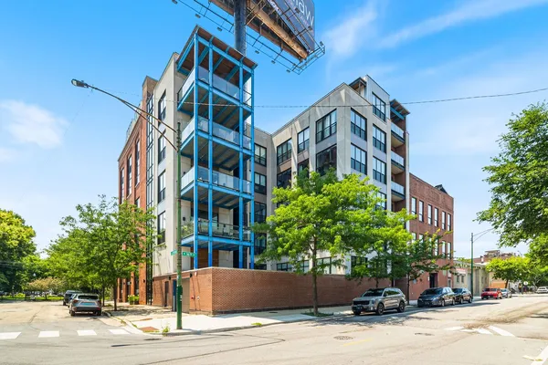 $495,000 | 1600 South Jefferson Street, Unit 201, Chicago, IL 60616