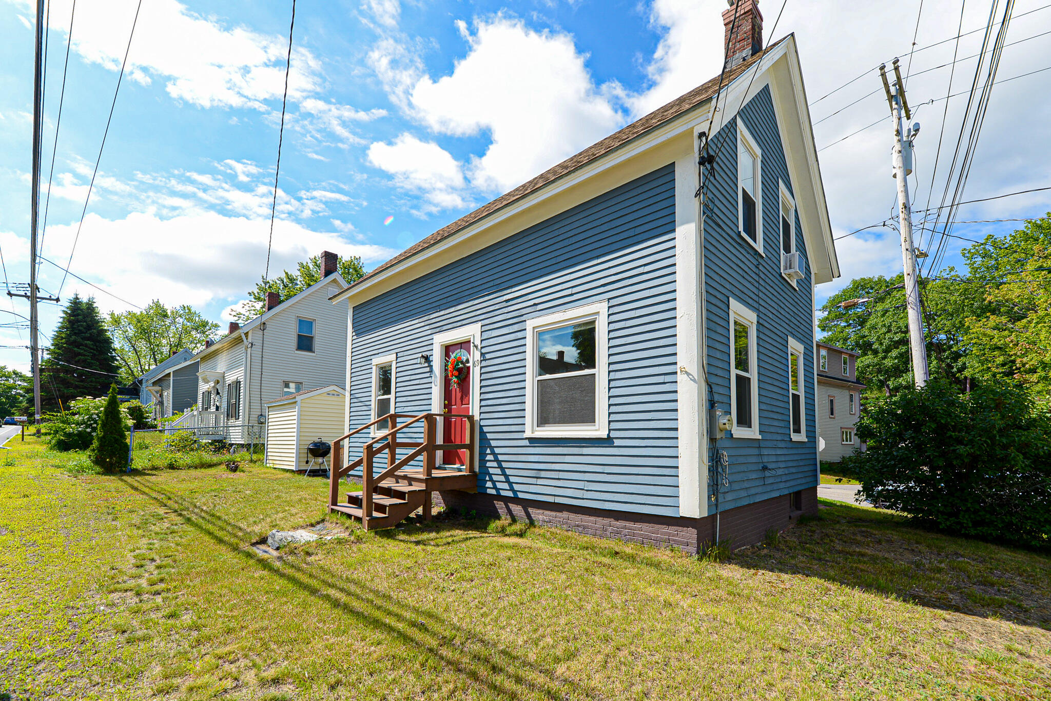 69 Rochester Street Berwick, ME 03901 - Photo 2 of 33 SRS_0726