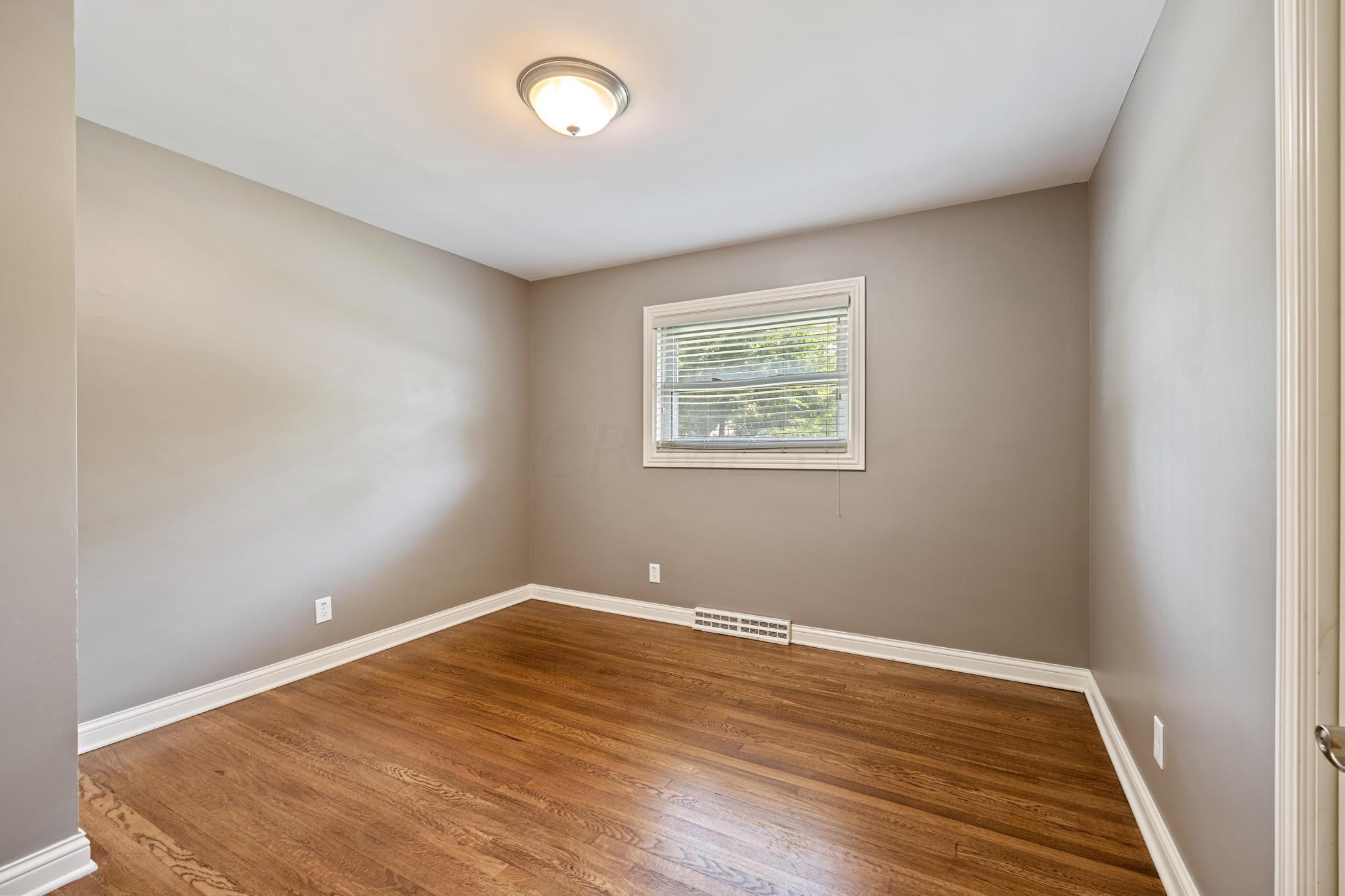 3951 Mountview Road Columbus, OH 43220 - Photo 16 of 35 Bedroom 1