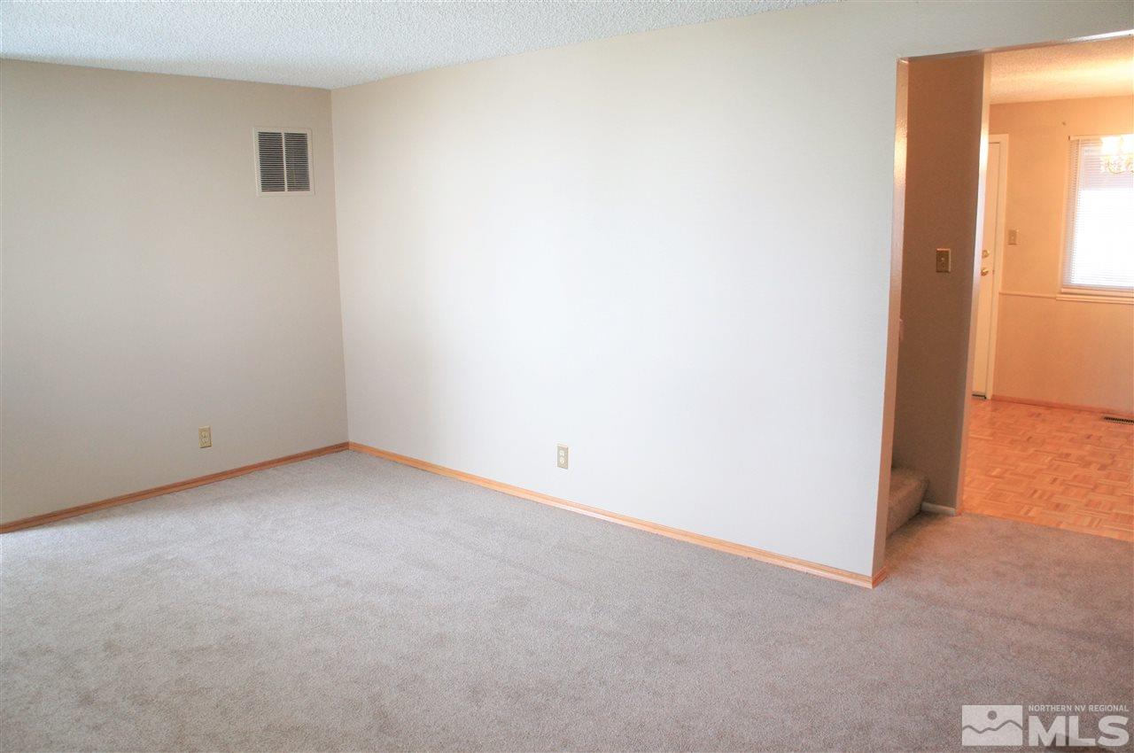 7489 Sandstone Drive Reno, NV 89511 - Photo 4 of 18 Photo 4