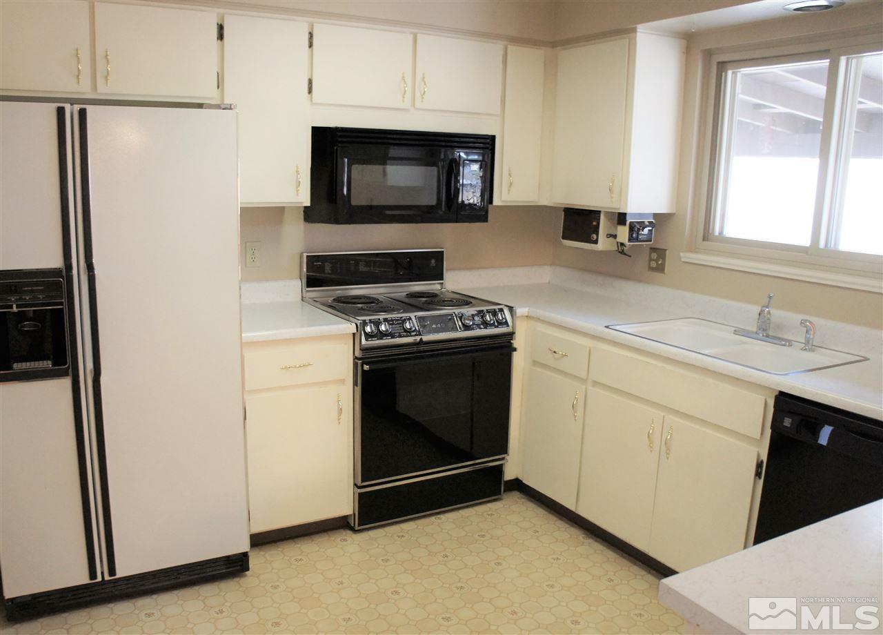 7489 Sandstone Drive Reno, NV 89511 - Photo 5 of 18 Photo 5