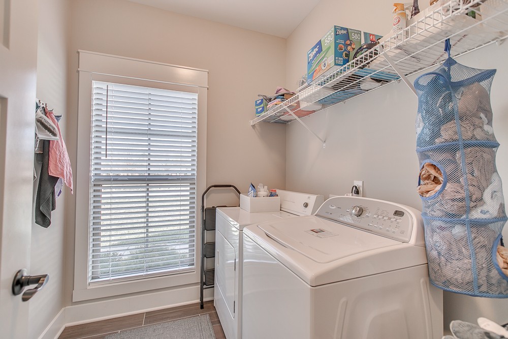 9630 Mona Road Murfreesboro, TN 37129 - Photo 20 of 39 a utility room with dryer and washer