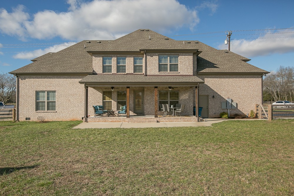 9630 Mona Road Murfreesboro, TN 37129 - Photo 33 of 39 front view of a house with a yard