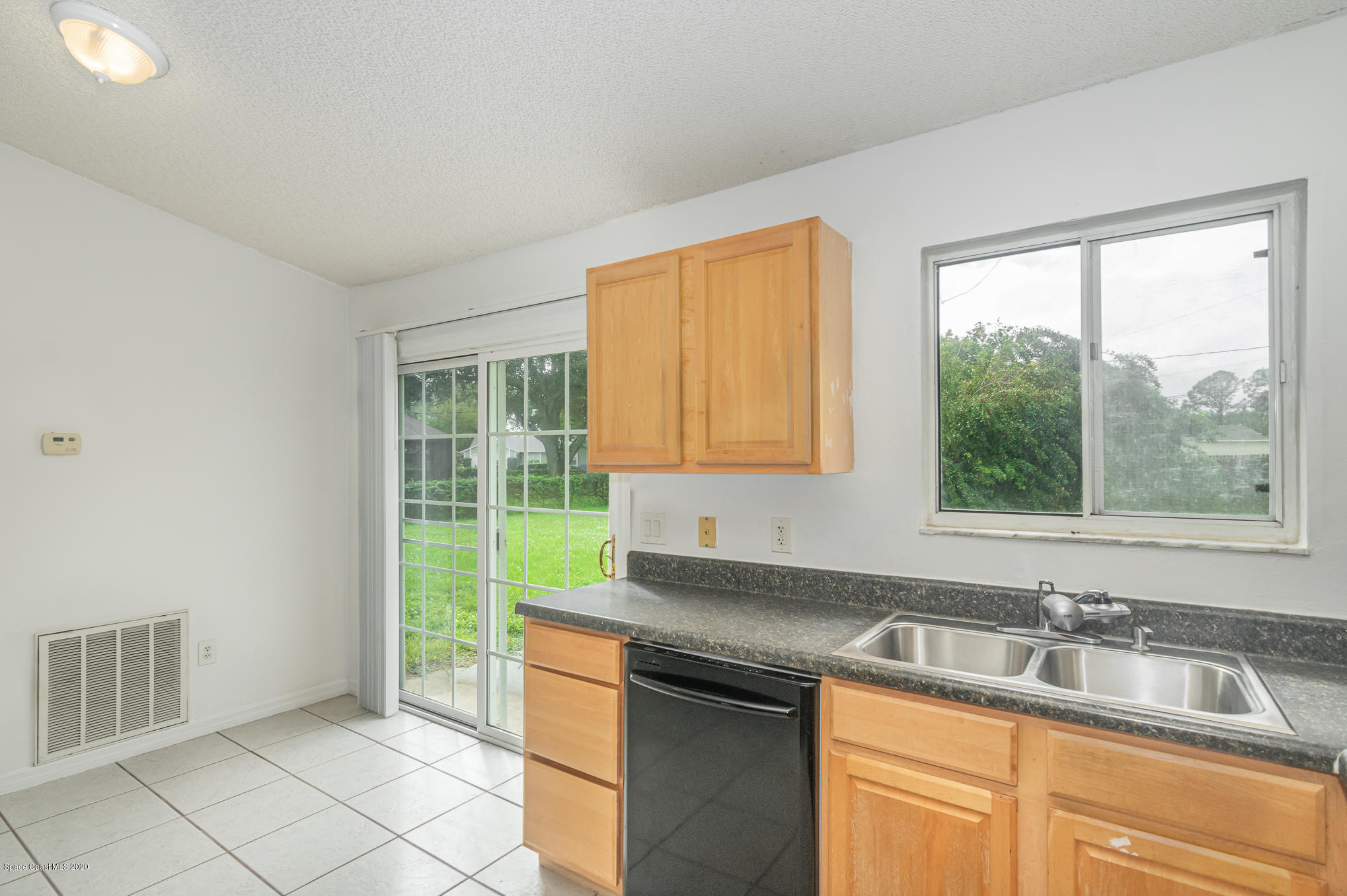 400 Lisa Road Northeast Palm Bay, FL 32907 - Photo 8 of 22 DSC_0016-Edit