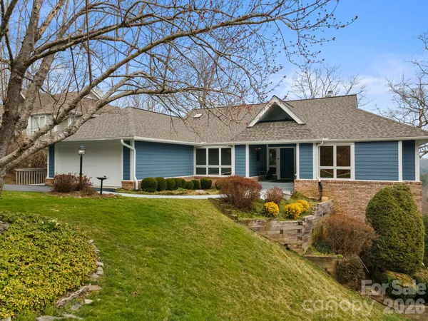$895,000 | 330 Dawnbrook Drive, Flat Rock, NC 28731