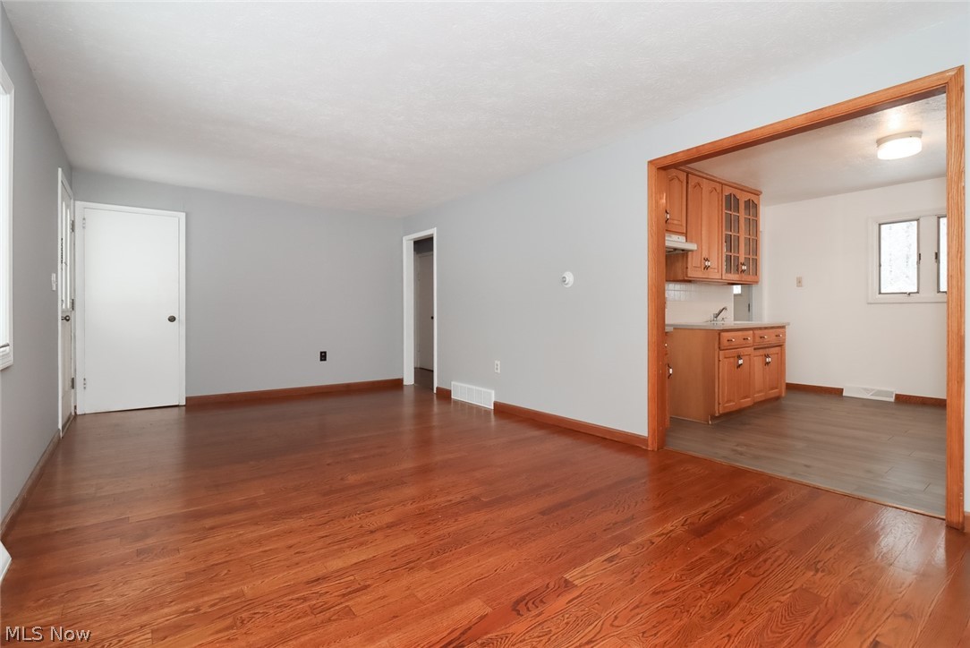 12428 Root Road Columbia Station, OH 44028 - Photo 4 of 24 Gallery Image 4