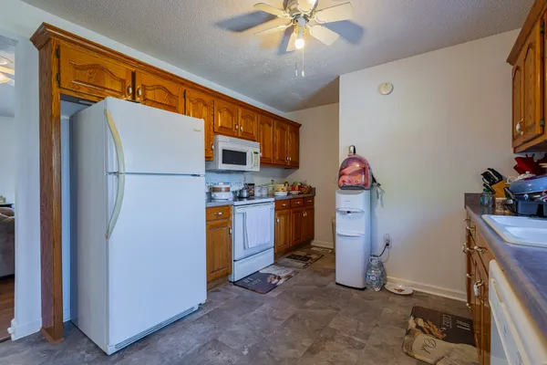 $320,000 | 614 Fairview Circle, Winchester, TN 37398