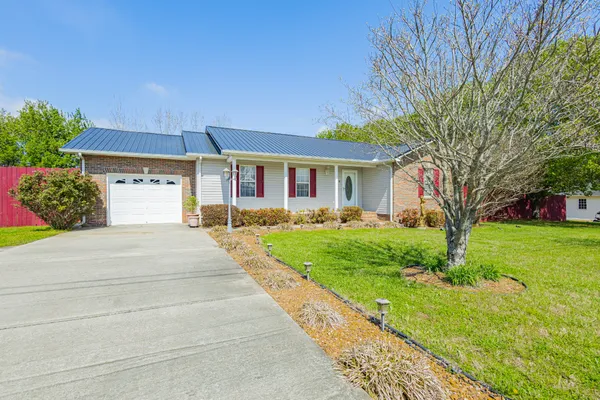 $320,000 | 614 Fairview Circle, Winchester, TN 37398