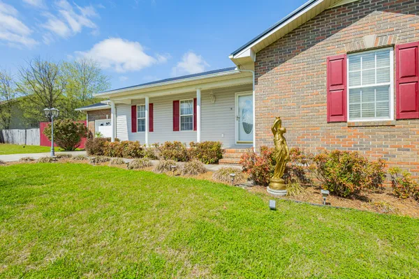 $320,000 | 614 Fairview Circle, Winchester, TN 37398