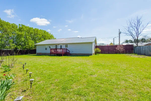 $320,000 | 614 Fairview Circle, Winchester, TN 37398
