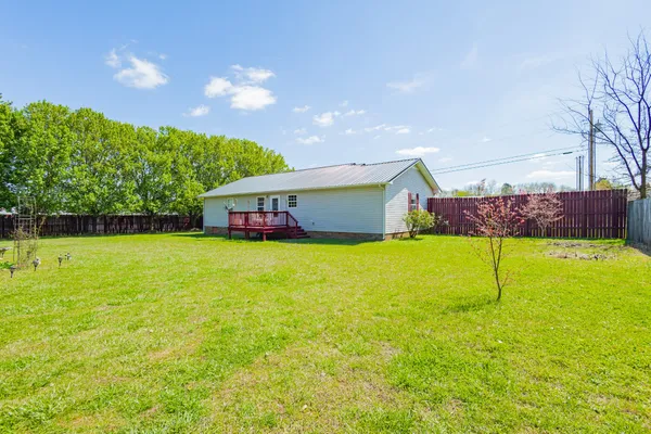 $320,000 | 614 Fairview Circle, Winchester, TN 37398