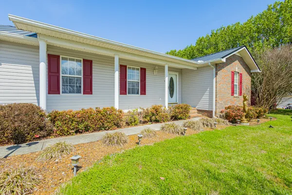 $320,000 | 614 Fairview Circle, Winchester, TN 37398
