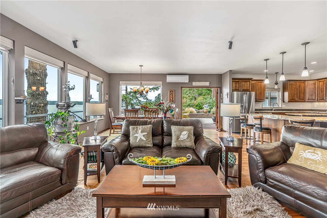 1409 Penn Cove Road Oak Harbor, WA 98277 - Photo 11 of 40 Gallery Image 11
