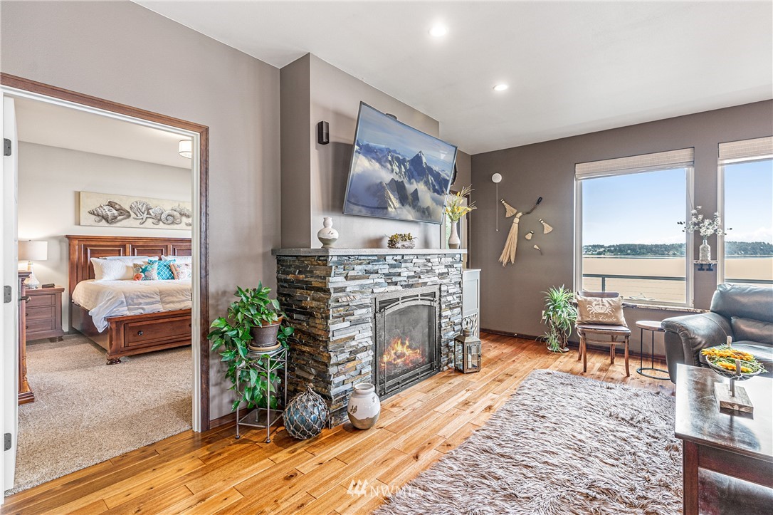 1409 Penn Cove Road Oak Harbor, WA 98277 - Photo 12 of 40 Gallery Image 12