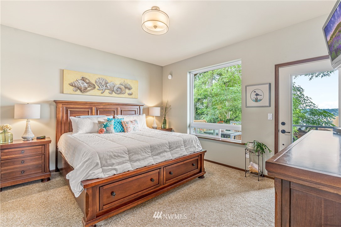 1409 Penn Cove Road Oak Harbor, WA 98277 - Photo 13 of 40 Gallery Image 13