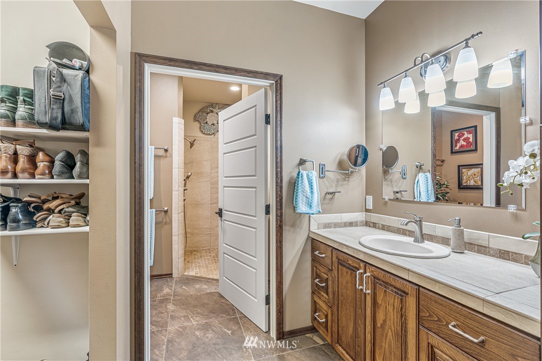 1409 Penn Cove Road Oak Harbor, WA 98277 - Photo 14 of 40 Gallery Image 14