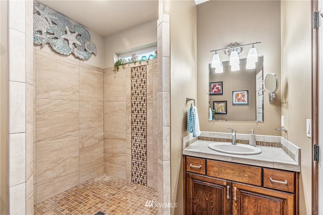 1409 Penn Cove Road Oak Harbor, WA 98277 - Photo 15 of 40 Gallery Image 15