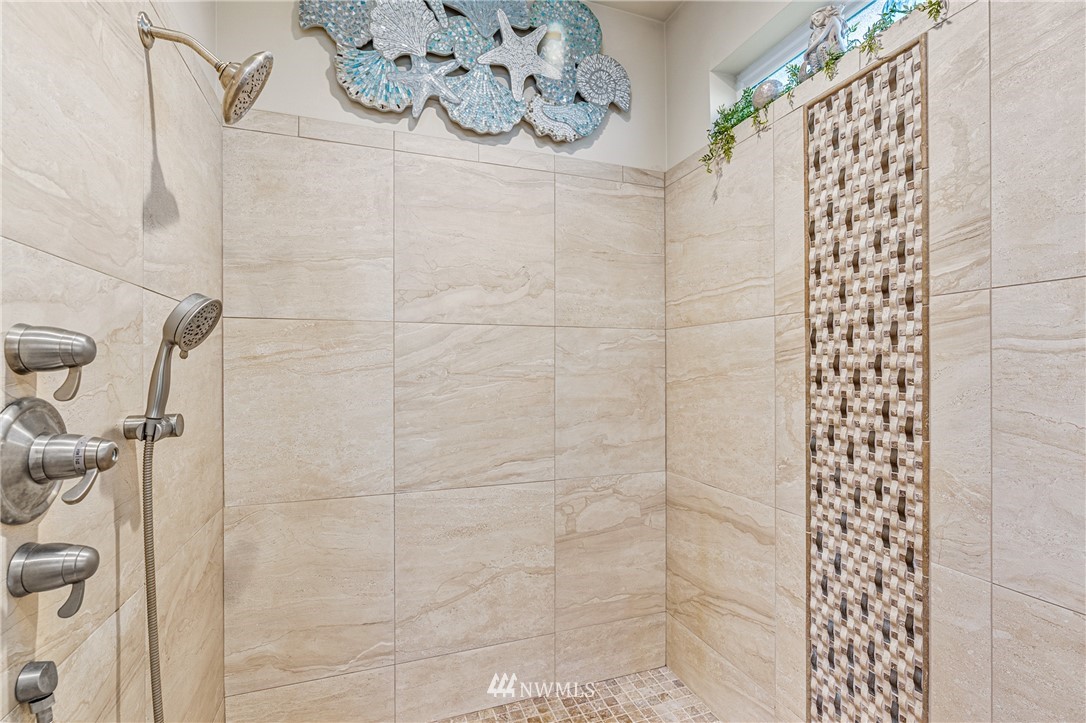 1409 Penn Cove Road Oak Harbor, WA 98277 - Photo 16 of 40 Gallery Image 16