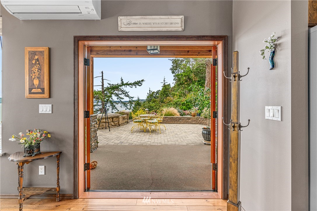 1409 Penn Cove Road Oak Harbor, WA 98277 - Photo 4 of 40 Gallery Image 4