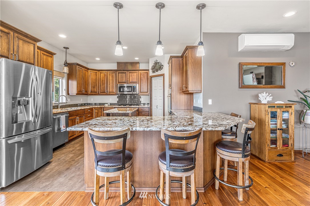 1409 Penn Cove Road Oak Harbor, WA 98277 - Photo 8 of 40 Gallery Image 8