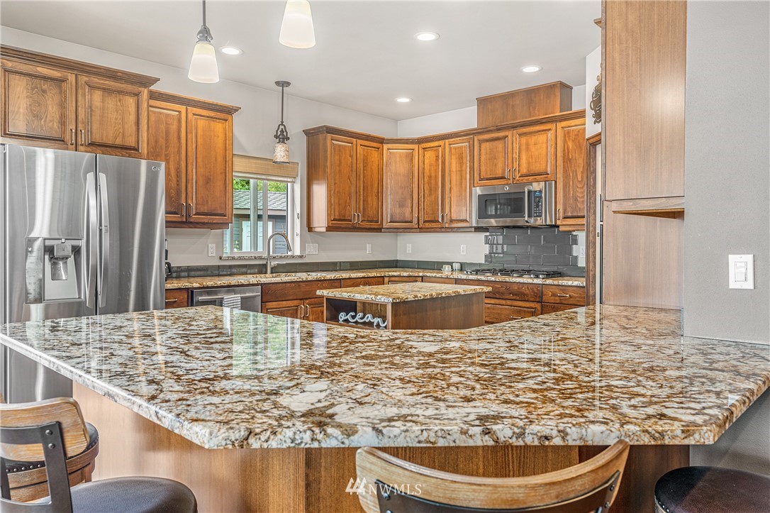 1409 Penn Cove Road Oak Harbor, WA 98277 - Photo 9 of 40 Gallery Image 9