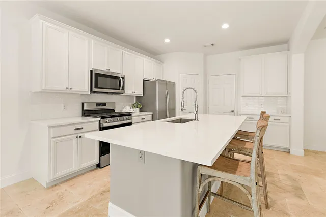 $2,500 | 127 Ledgestone Place, The Woodlands, TX 77382