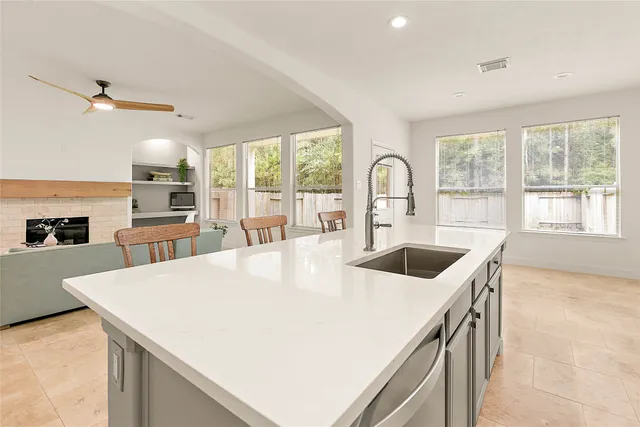 $2,500 | 127 Ledgestone Place, The Woodlands, TX 77382