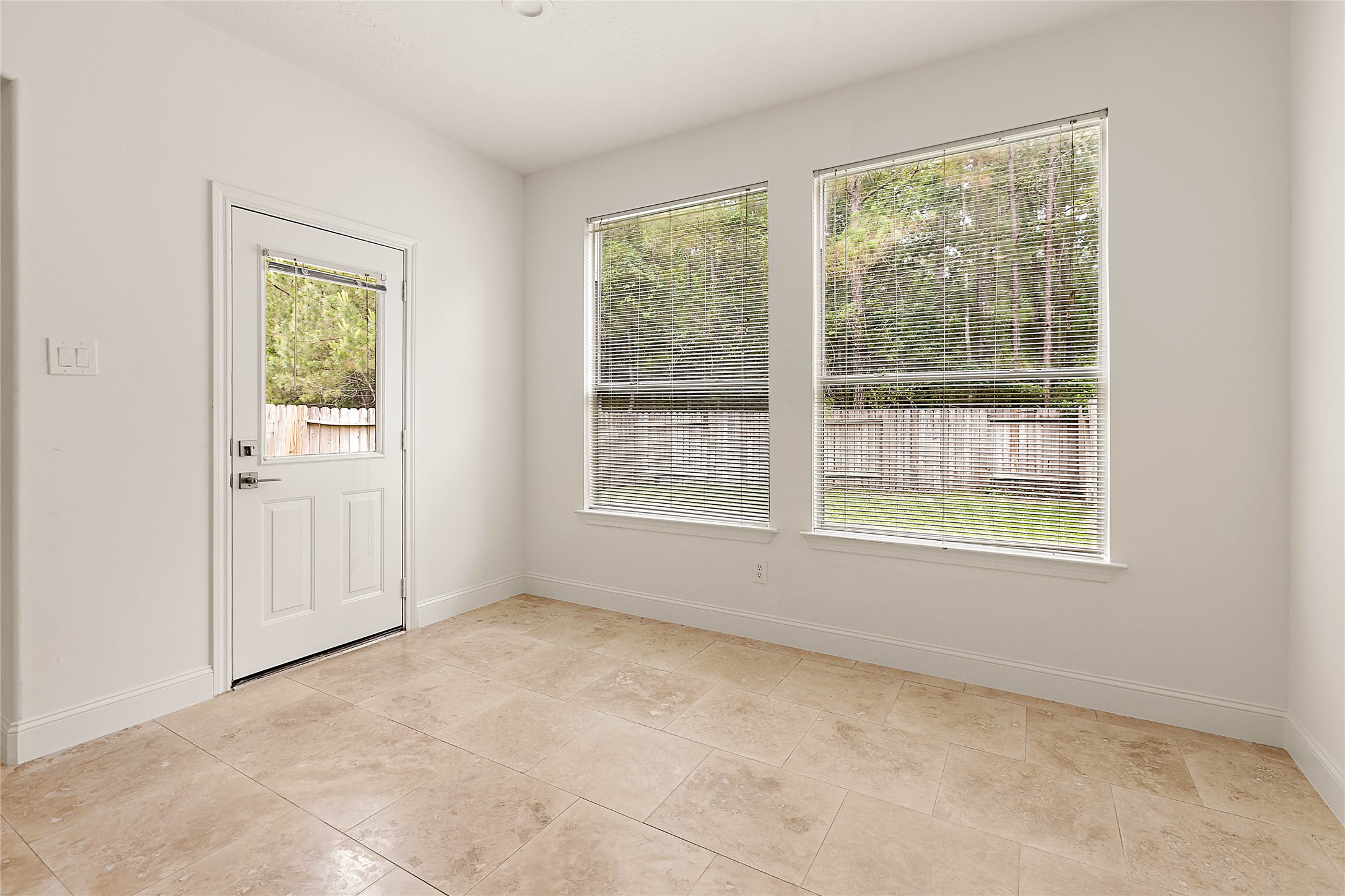 127 Ledgestone Place The Woodlands, TX 77382 - Photo 16 of 34