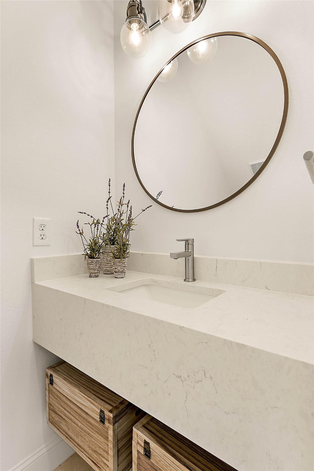 127 Ledgestone Place The Woodlands, TX 77382 - Photo 18 of 34