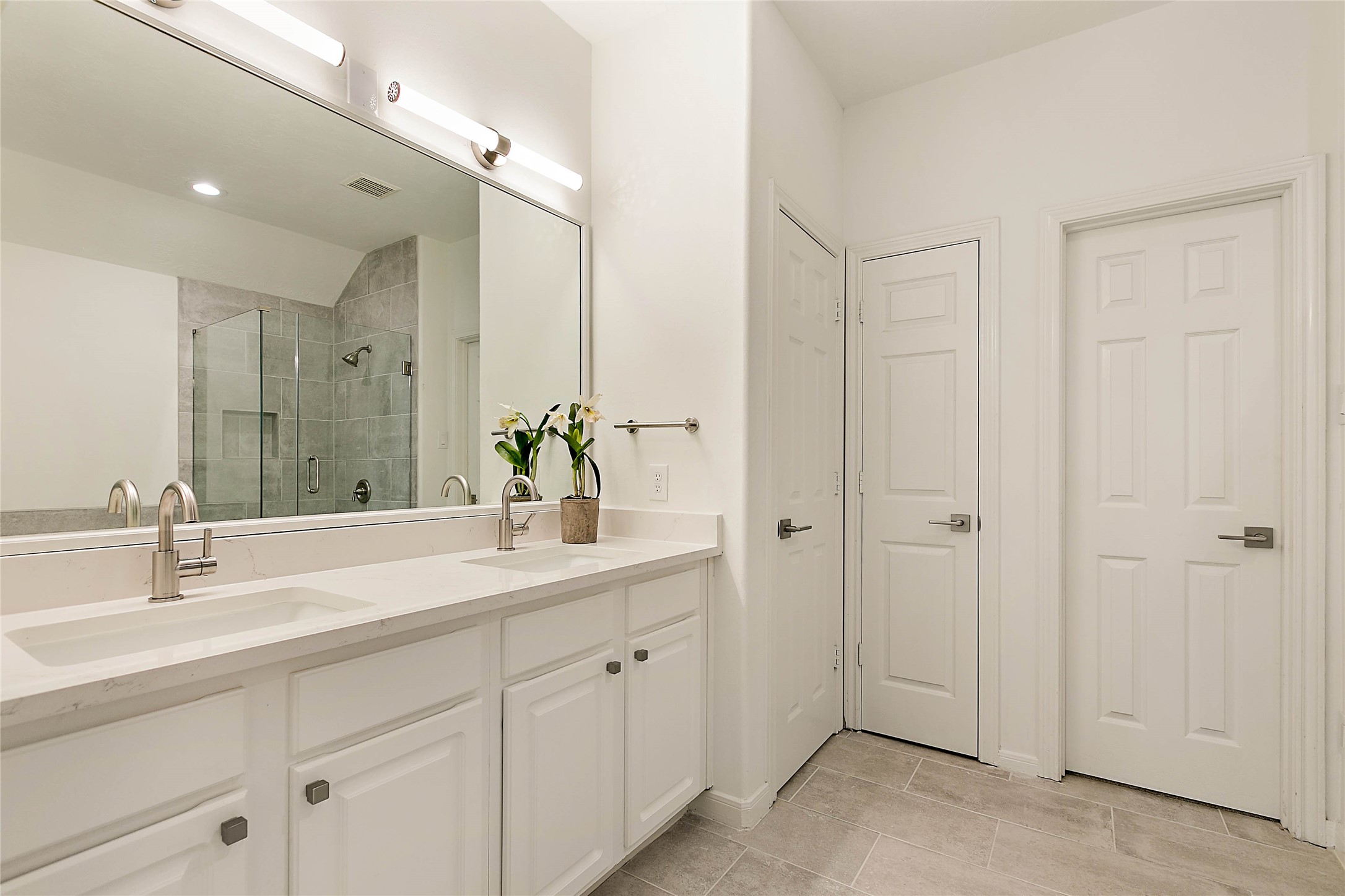 127 Ledgestone Place The Woodlands, TX 77382 - Photo 24 of 34