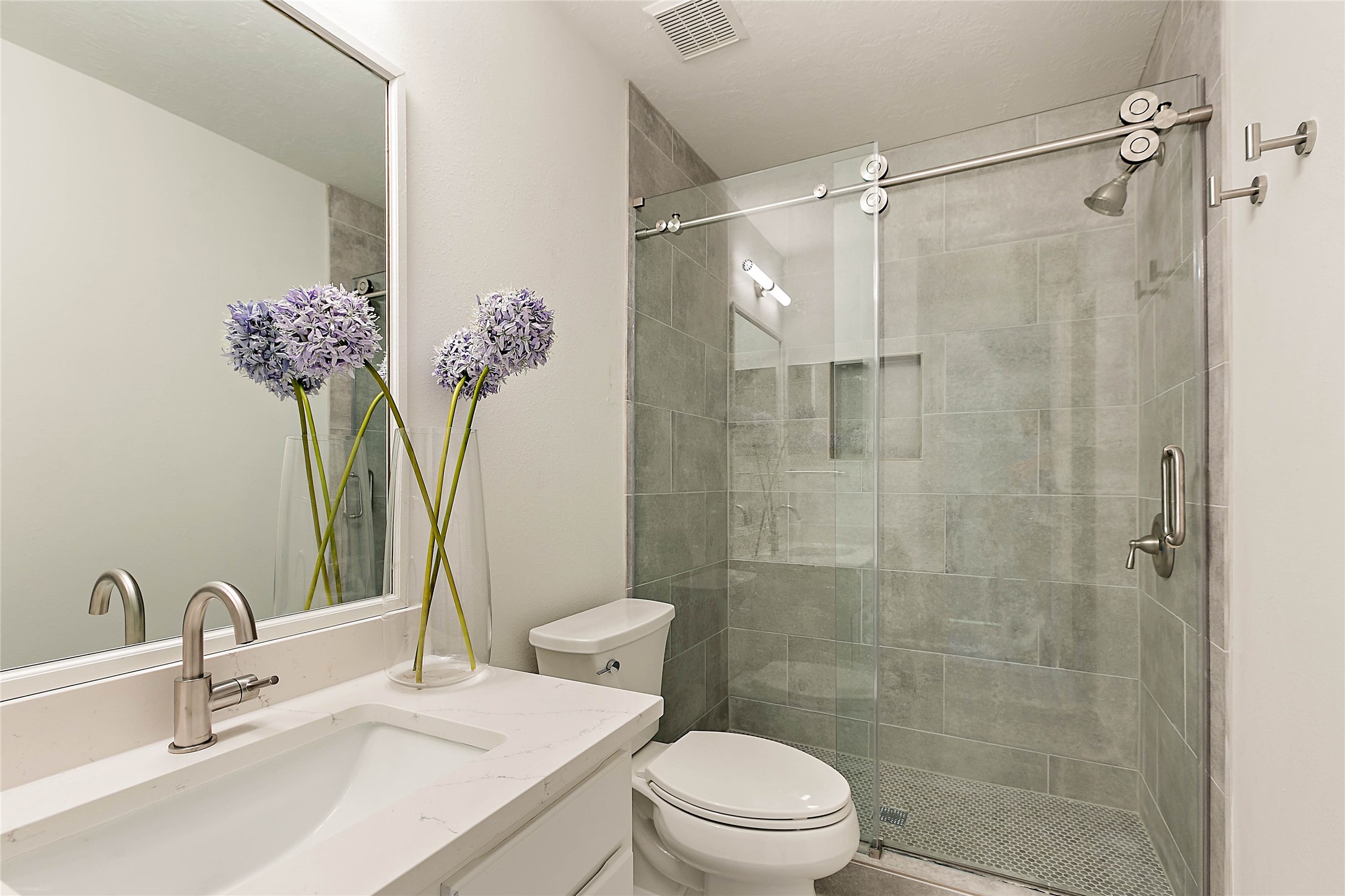 127 Ledgestone Place The Woodlands, TX 77382 - Photo 30 of 34