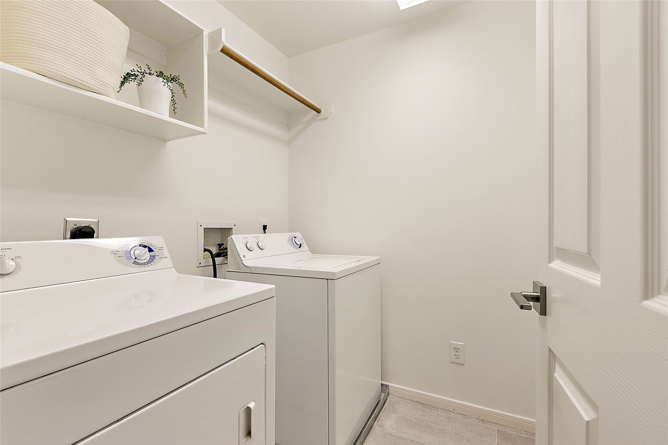 127 Ledgestone Place The Woodlands, TX 77382 - Photo 32 of 34