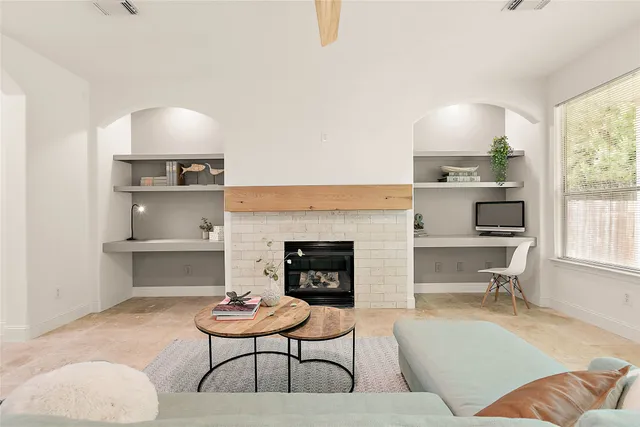 $2,500 | 127 Ledgestone Place, The Woodlands, TX 77382