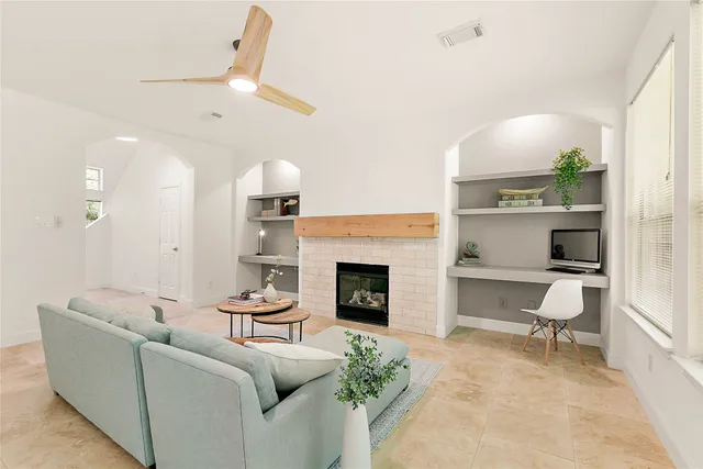 $2,500 | 127 Ledgestone Place, The Woodlands, TX 77382