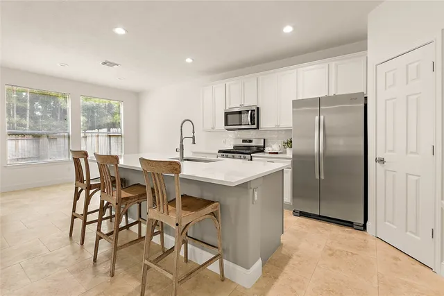 $2,500 | 127 Ledgestone Place, The Woodlands, TX 77382