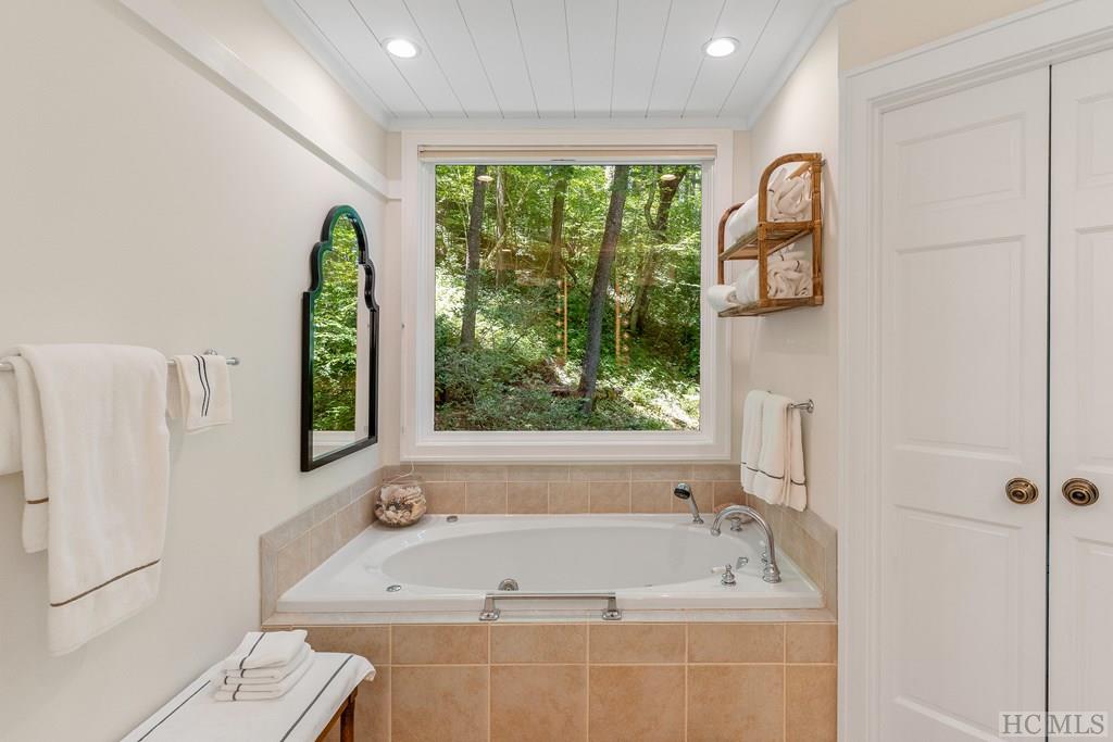 375 Hudson Road Highlands, NC 28741 - Photo 19 of 26 Gallery Image 19