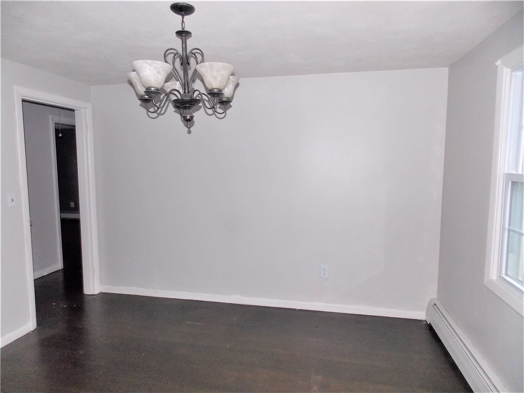 83 Hobbs Road Warwick, RI 02889 - Photo 4 of 16 Gallery Image 4