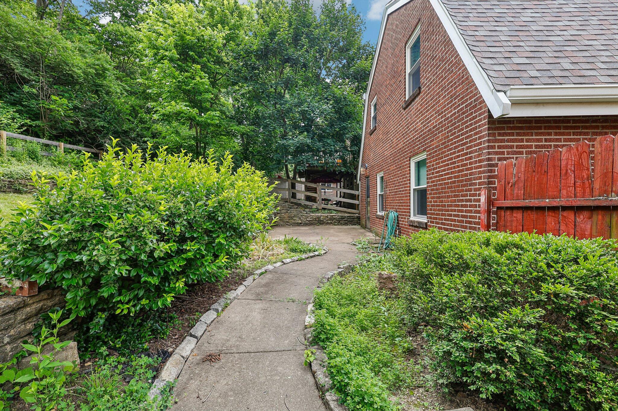 1422 Amsterdam Road Covington, KY 41011 - Photo 35 of 38