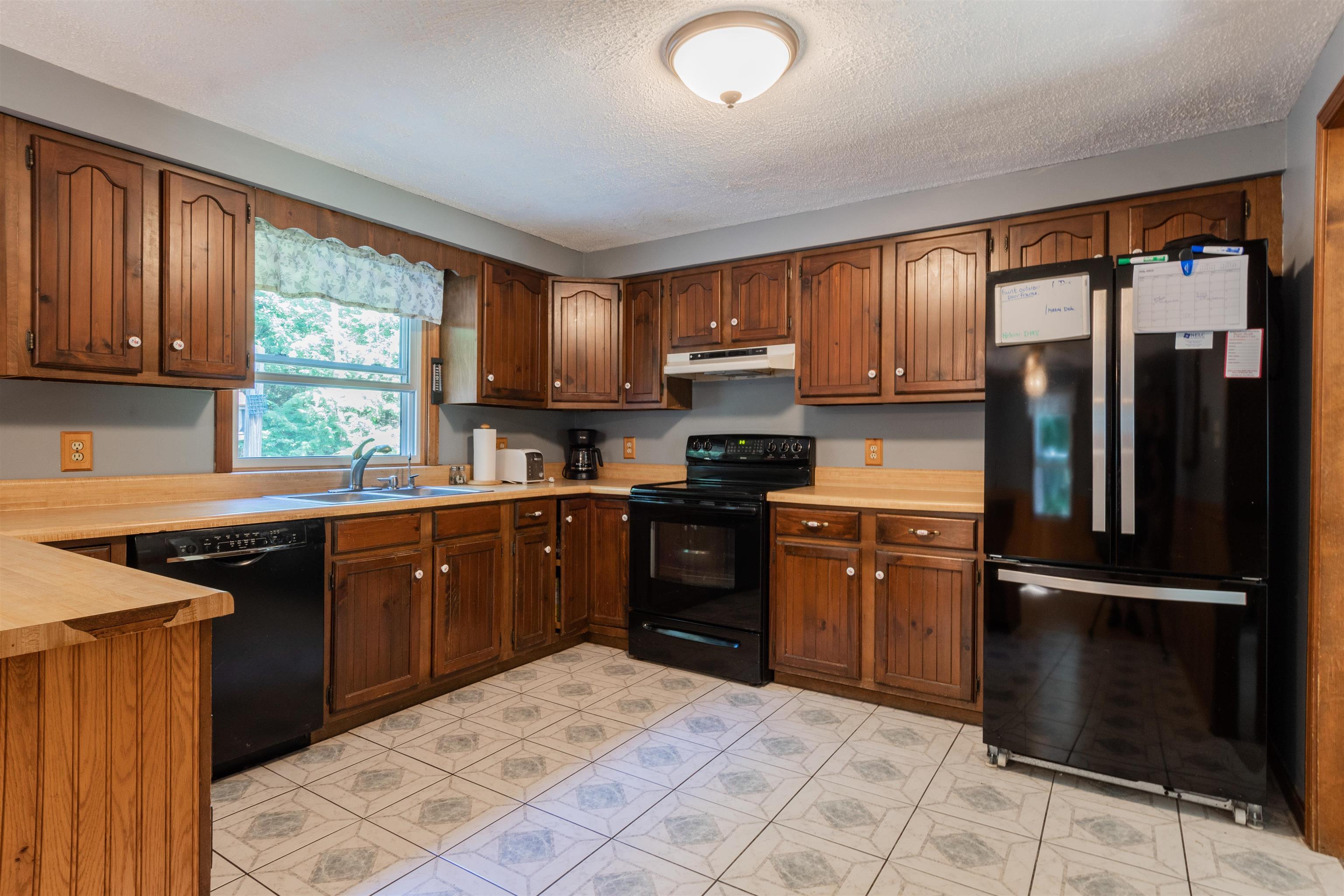 29 Pollard Road Goffstown, NH 03045 - Photo 5 of 36