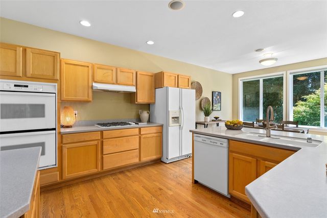 $1,400,000 | 6516 49th Avenue Southwest, Seattle, WA 98136