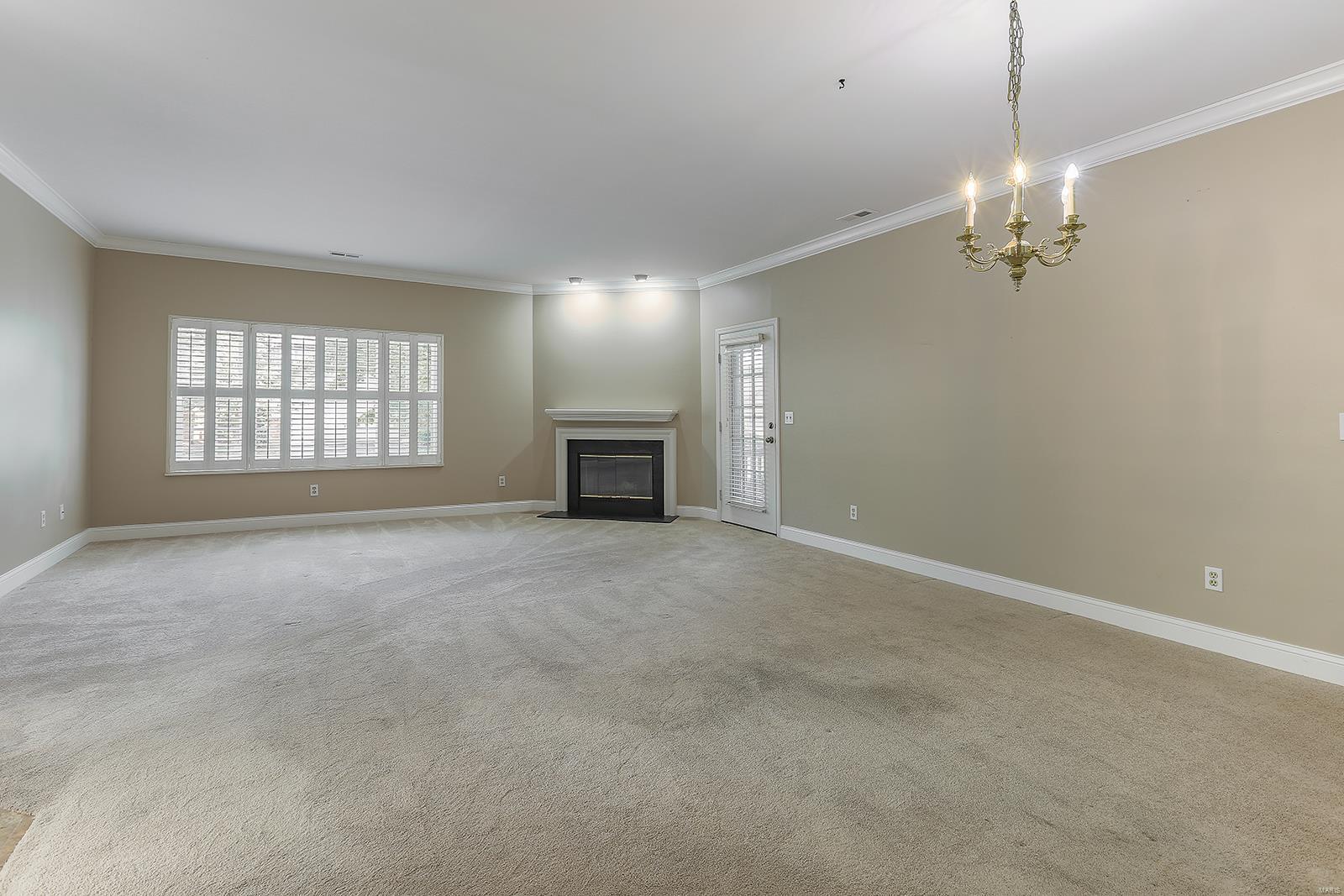 1073 North Spoede Road Creve Coeur, MO 63146 - Photo 5 of 19 Gallery Image 5