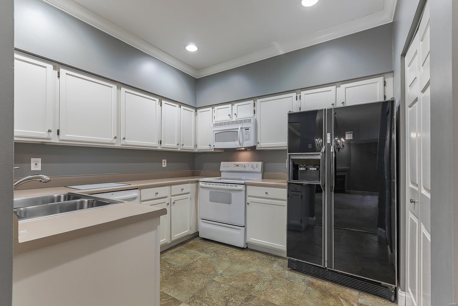 1073 North Spoede Road Creve Coeur, MO 63146 - Photo 9 of 19 Gallery Image 9