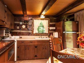139 Dye Leaf Road Fairview, NC 28730 - Photo 8 of 24 Gallery Image 8