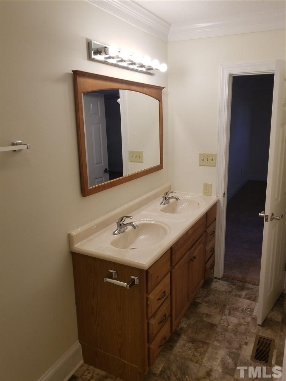 821 Davis Mill Road Selma, NC 27576 - Photo 8 of 16 Gallery Image 8