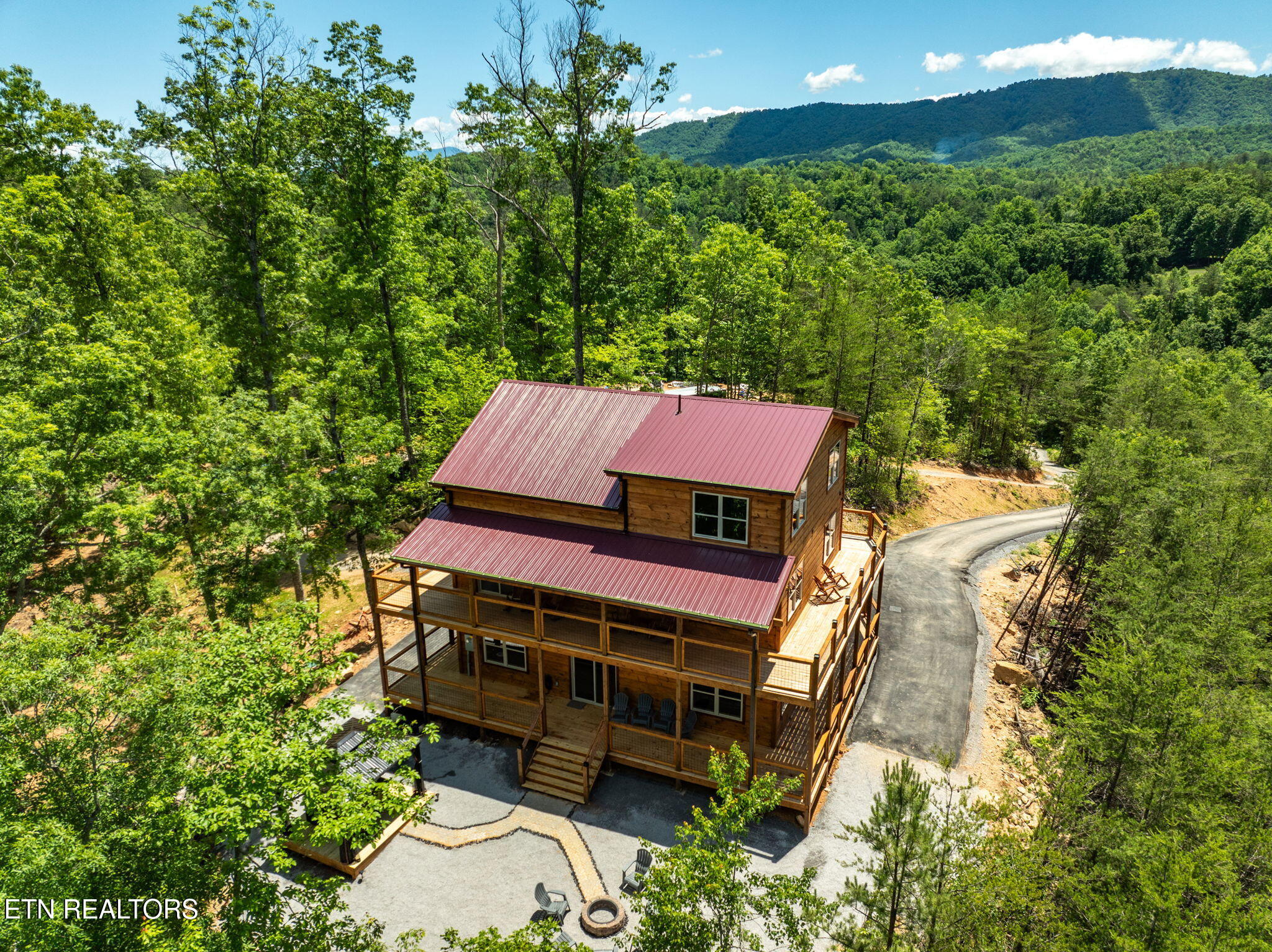 623 Dutch Way Pigeon Forge, TN 37862 - Photo 1 of 54 81-web-or-mls-IMG_2531