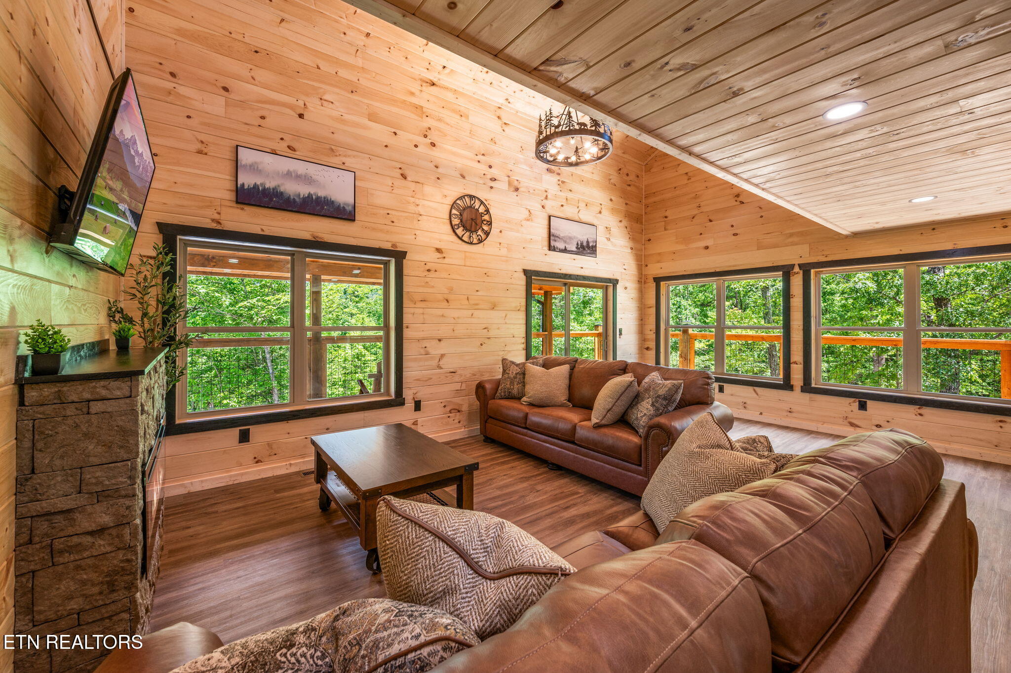 623 Dutch Way Pigeon Forge, TN 37862 - Photo 29 of 54 75-web-or-mls-IMG_2537