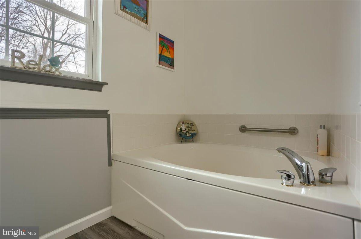 7666 Hickory Road Stewartstown, PA 17363 - Photo 17 of 57 Jacuzzi tub in main bedroom